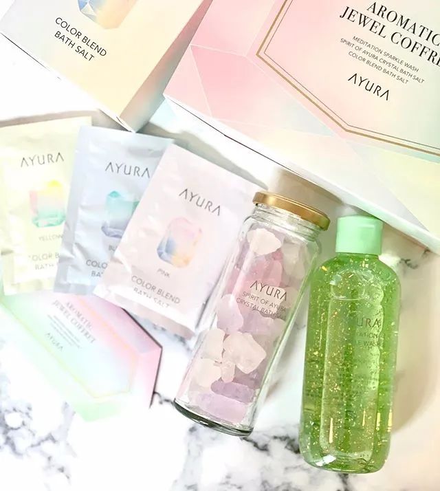 POLA、CPB、LADUREE、SUQQU，圣诞限定谁最丑