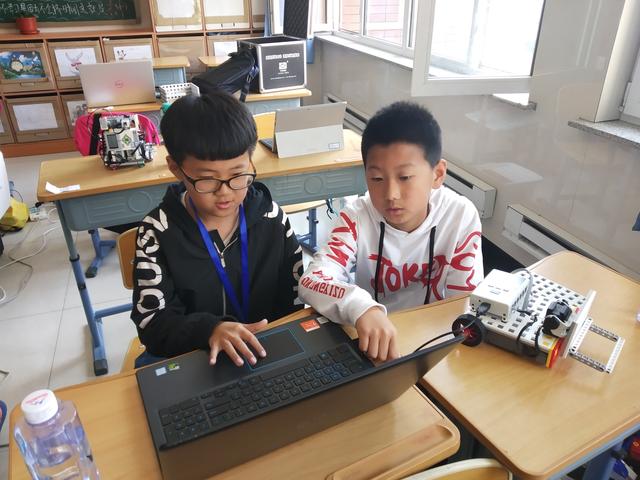 全市中小学生机器人竞赛,全国中小学生机器人创新大赛