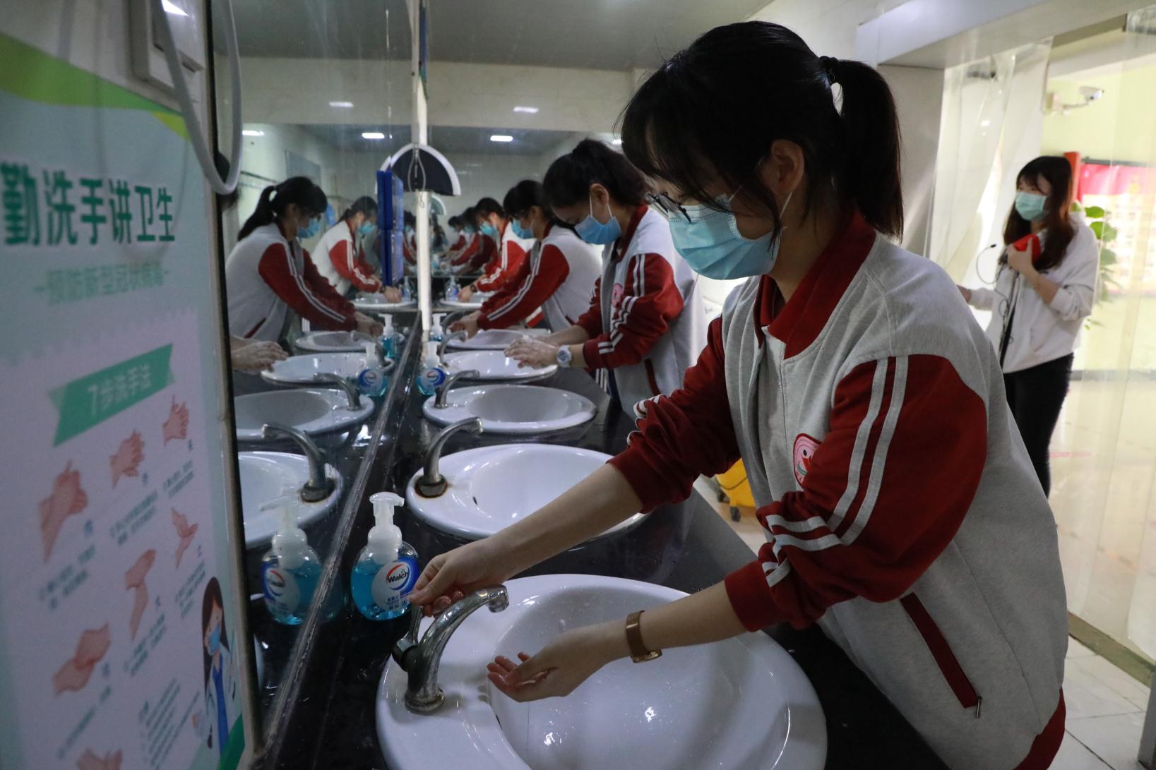 许久不见！你好校园：郑东新区中学全面复学，1.7万学子书声琅琅