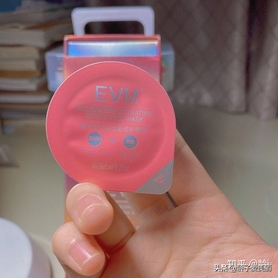 50岁女人适合用什么平价面膜,明星推荐好用平价的睡眠修复面膜