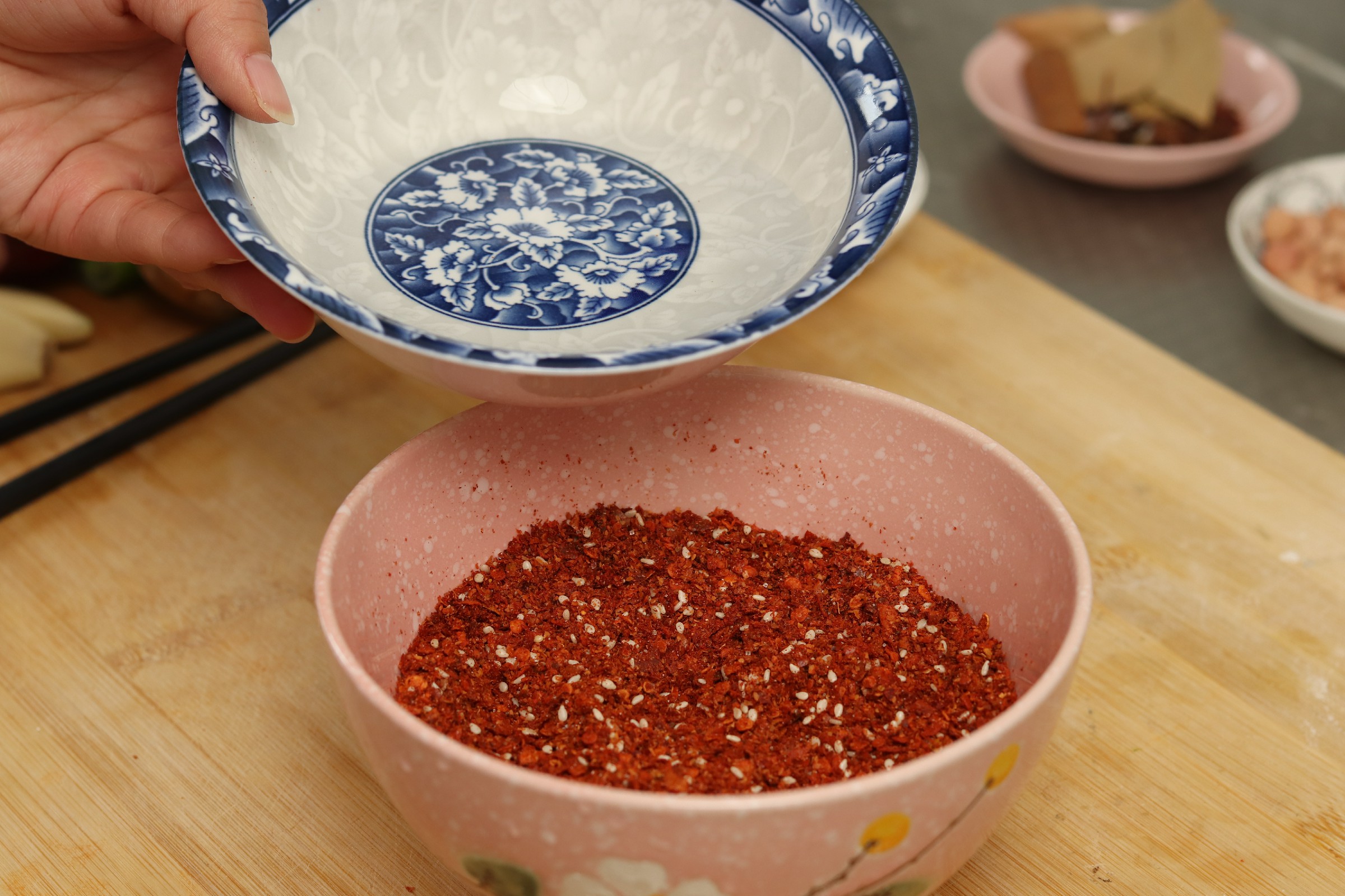 老干妈香辣脆油辣椒做法,饭店辣椒油正确做法