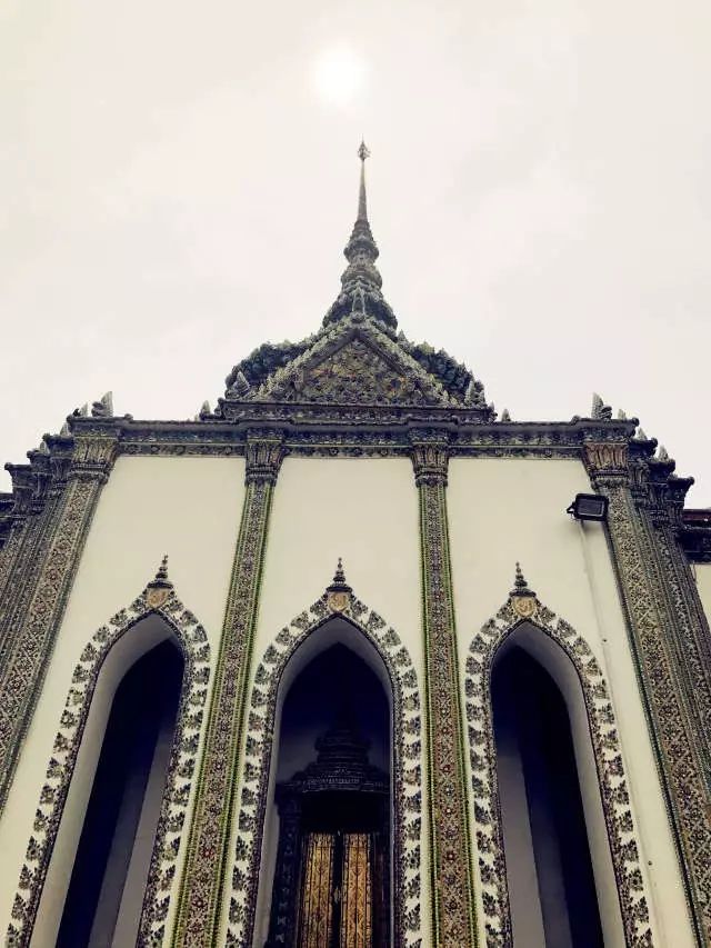 泰国从小就要去寺庙,泰国5泰铢硬币版别