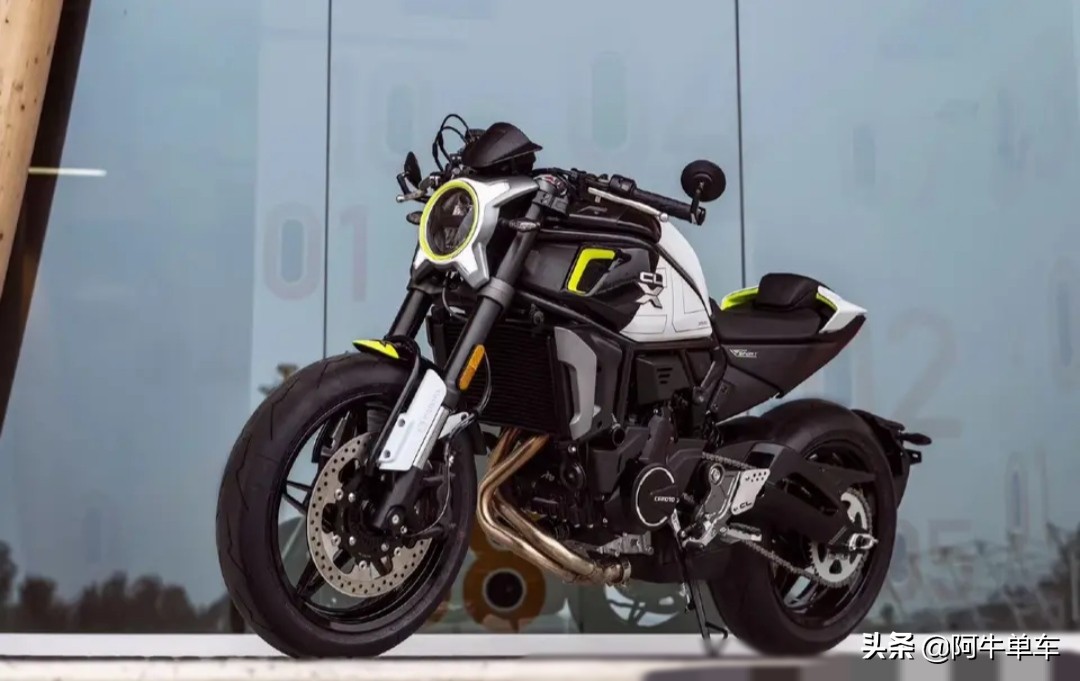 春风700clx复古版图片,春风clx700改复古圆灯