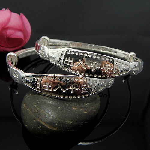 990银和925银哪个和铂金颜色更接近,990银和925银哪个值钱