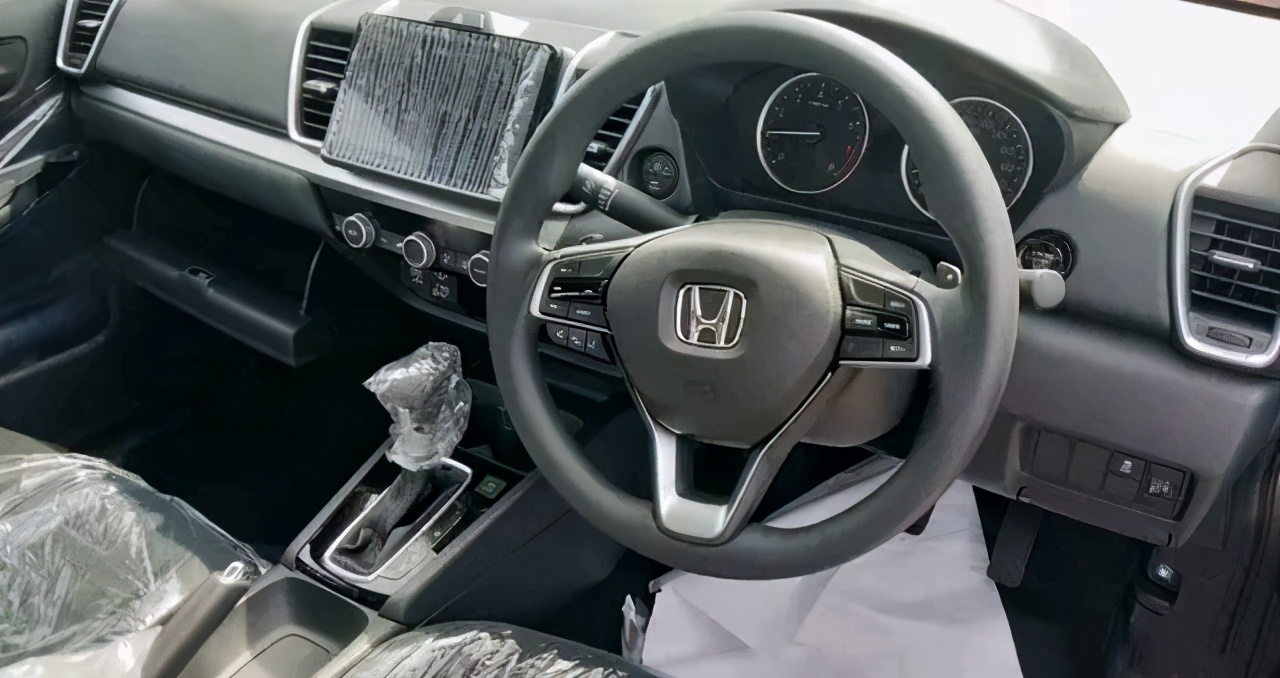 本田锋范和雅阁哪个好,本田锋范和雅阁哪个性价比高