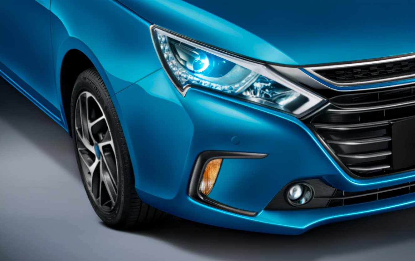 特斯拉modely对比比亚迪秦,比亚迪秦plusdmi与特斯拉谁好