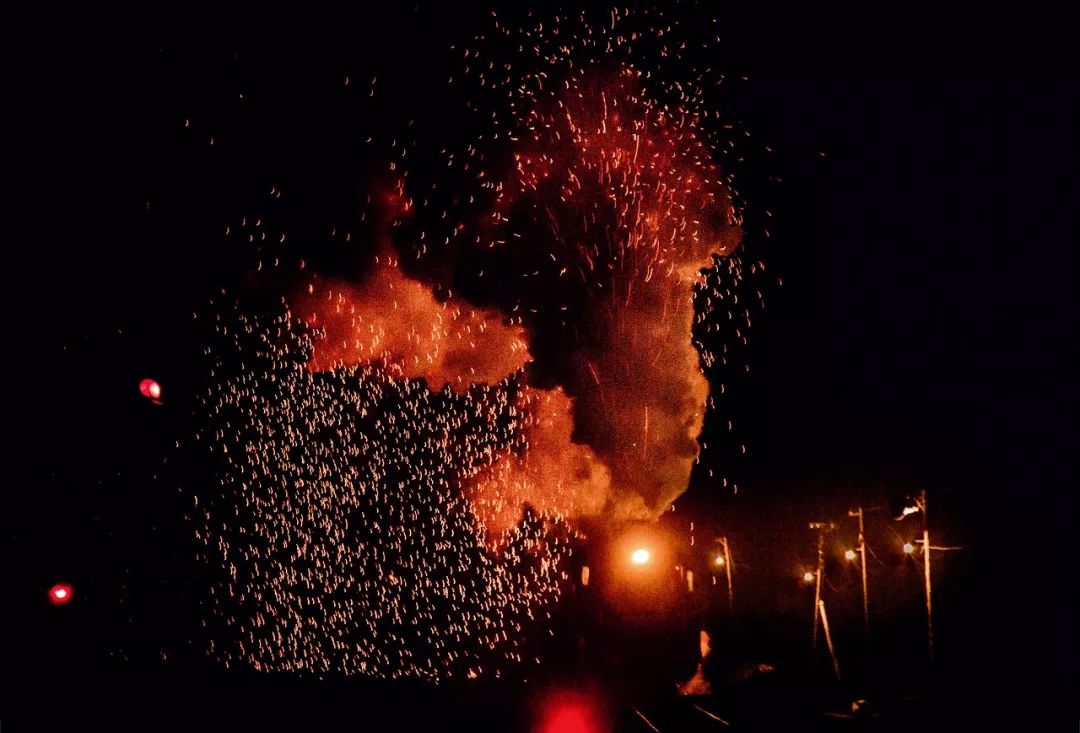 在大*疆新**,世界上最后的蒸汽火车还在奔驰