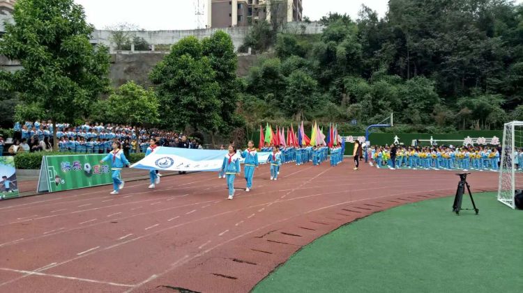 阳光体育足球,足球运动在校园的发展