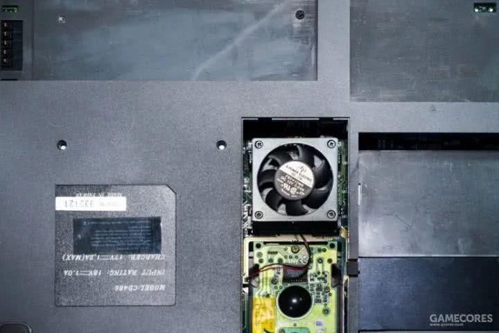 一百多块买个26年前的笔记本，我改了改，还能上网