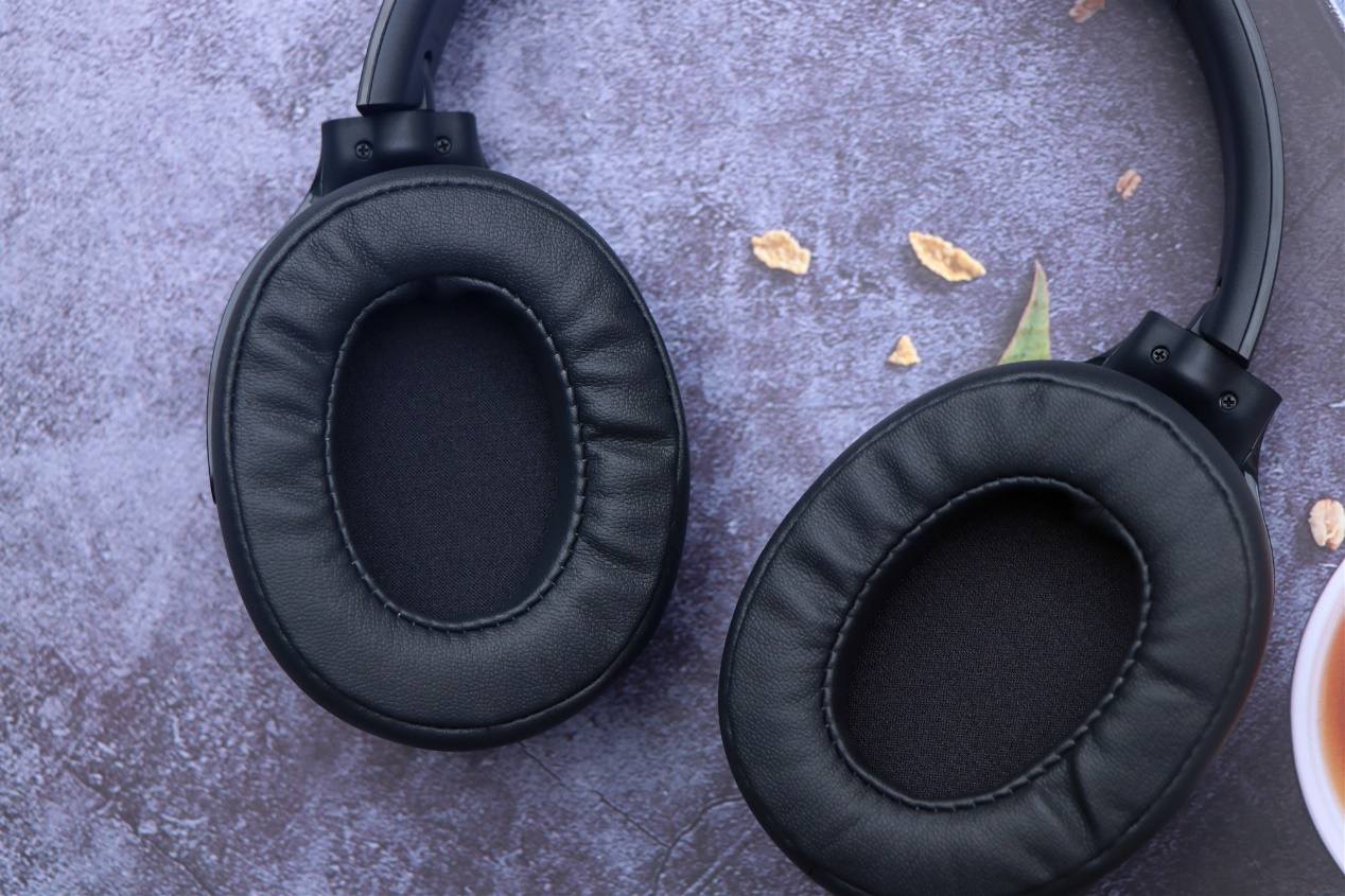 hifi头戴式无线蓝牙耳机推荐,同价位是选耳麦还是入耳式耳机