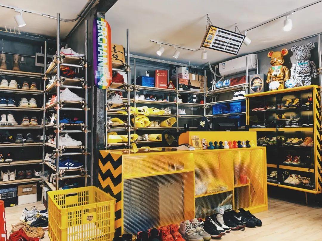 抖音万能修复神器，泡面真的能补鞋吗？专业球鞋修复师这么说