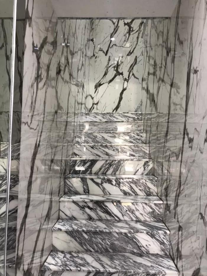 泰国便宜小众潮牌衣服,最近很火的泰国潮牌衣服