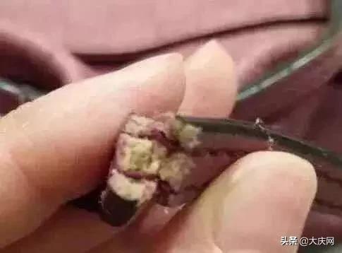 10年不褪色的lv包是真的吗,新买的lv包包褪色可以退吗