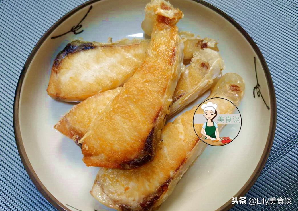 煎鱼在锅里放点这个不破皮不粘锅,教你煎鱼不破皮不粘锅只要三步