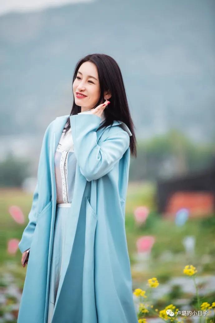 被秦海璐的私服惊艳了,秦海璐穿搭同款