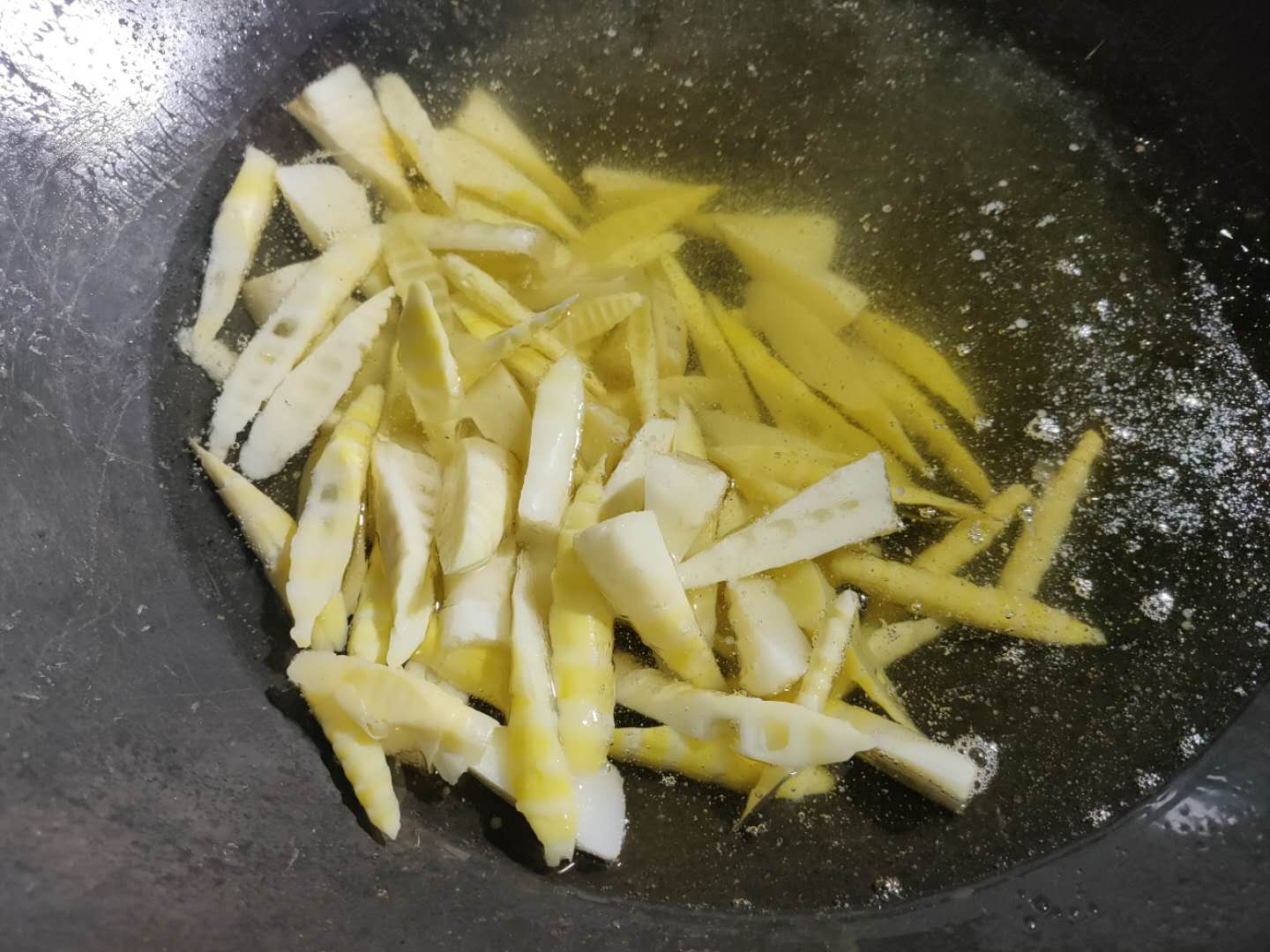 箭笋怎么做好吃？刚哥教你，简单易学、浓郁鲜香、好吃又下饭