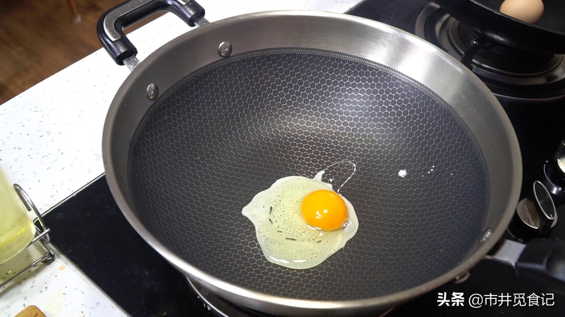 普通铁锅如何煎鸡蛋,几十块钱的熟铁锅不开锅