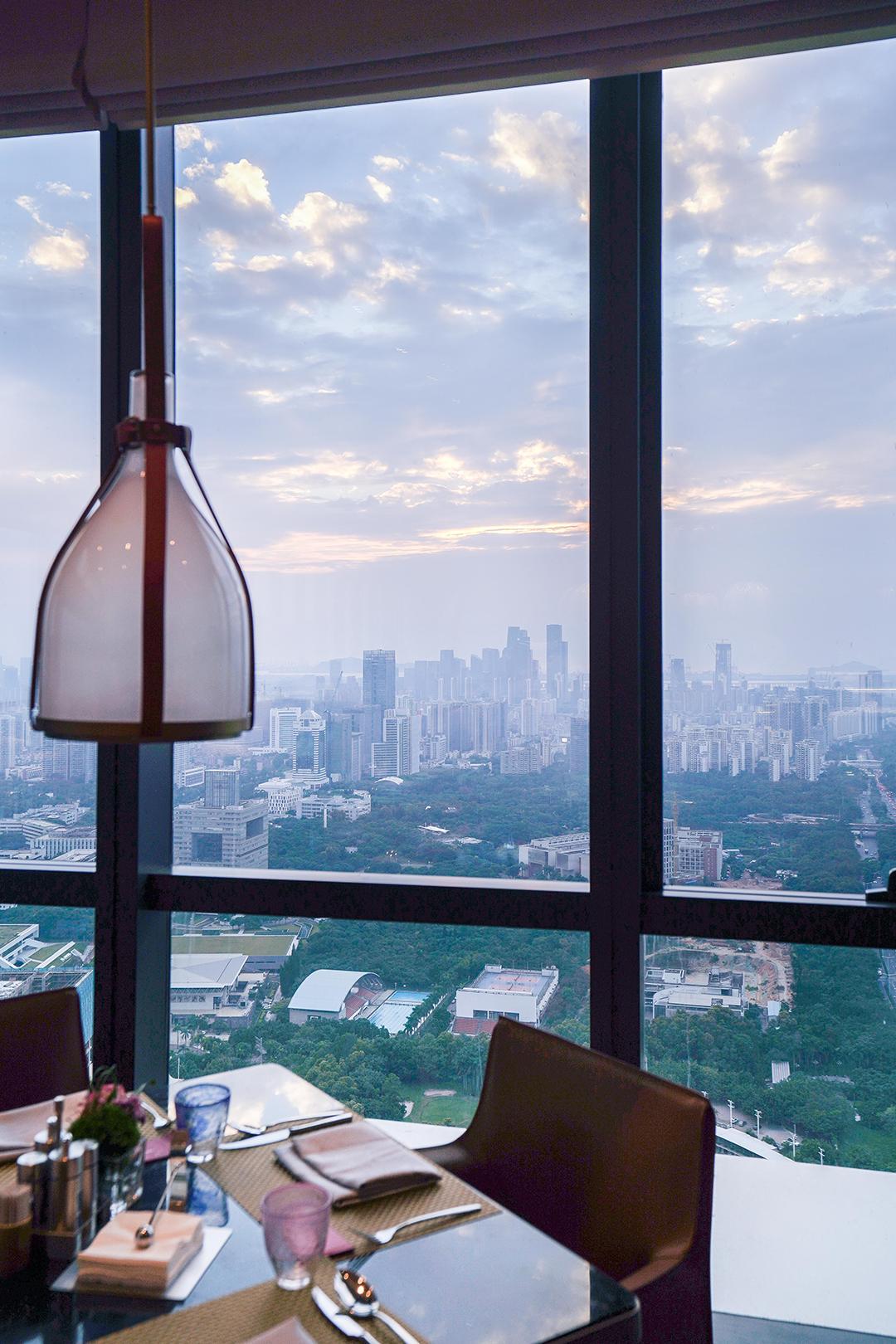 深圳海边观景酒店,深圳高层酒店窗外夜景