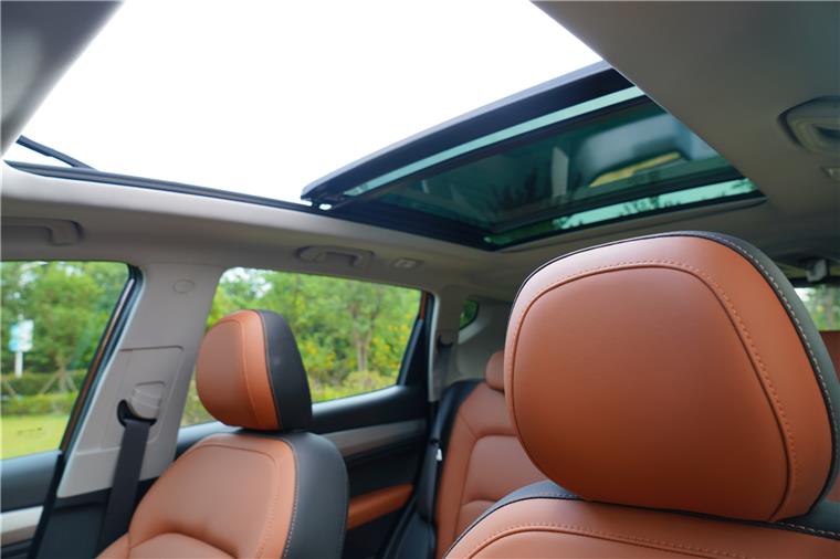 新款吉利远景x6值得入手,吉利远景x6新款车白色内景