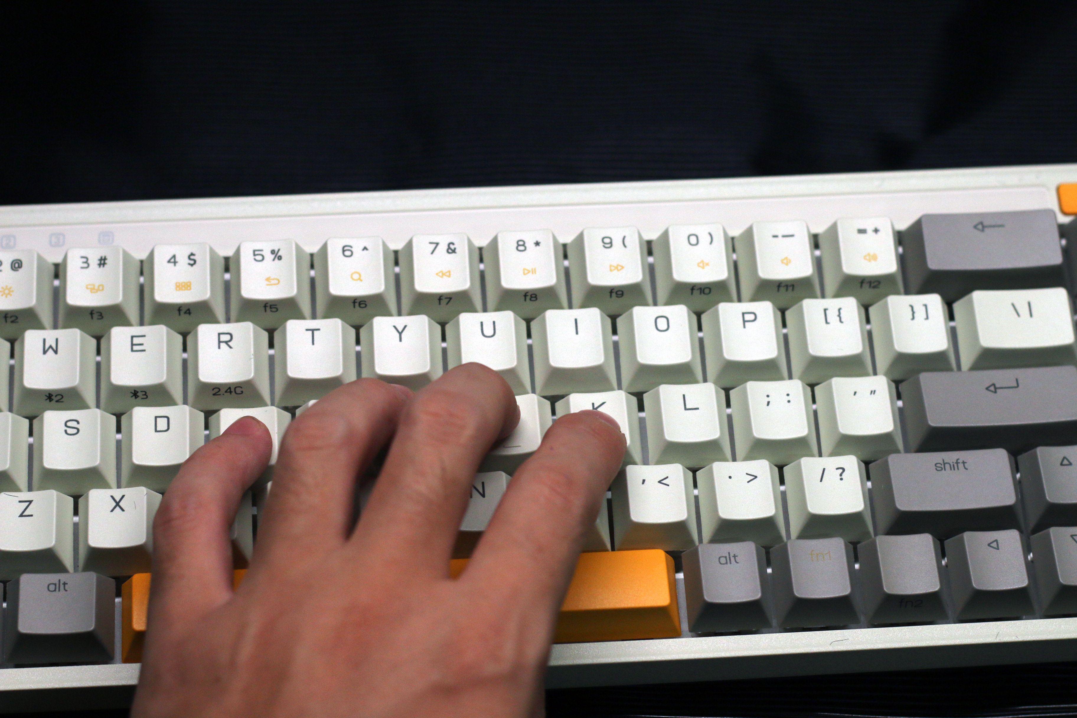 性能颜值键盘,超高颜值三模键盘