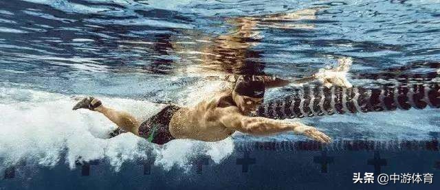 中游体育自由泳手脚配合视频,中游体育为什么自由泳打腿不前进