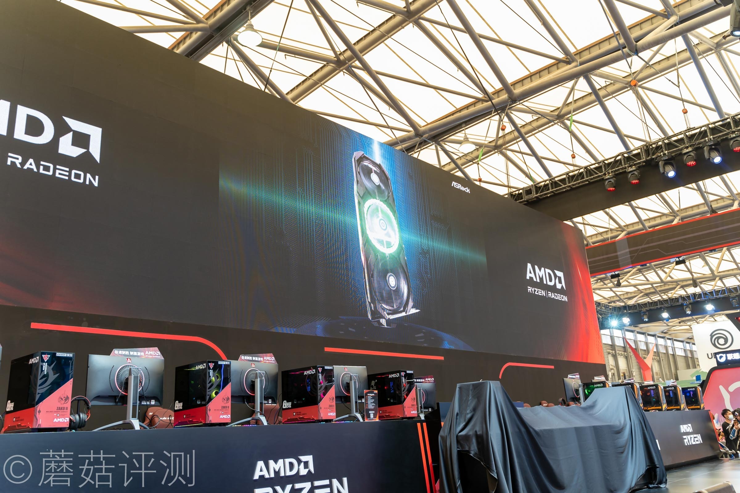 又有啥好玩的？蘑菇带你逛ChinaJoy2021，硬件、车和漂亮的小姐姐