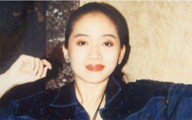 梅艳芳一生被母亲拖累,梅艳芳生前与家人的关系