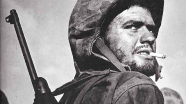 对越自卫反击战战士送物资,对越自卫反击战前线我军战士