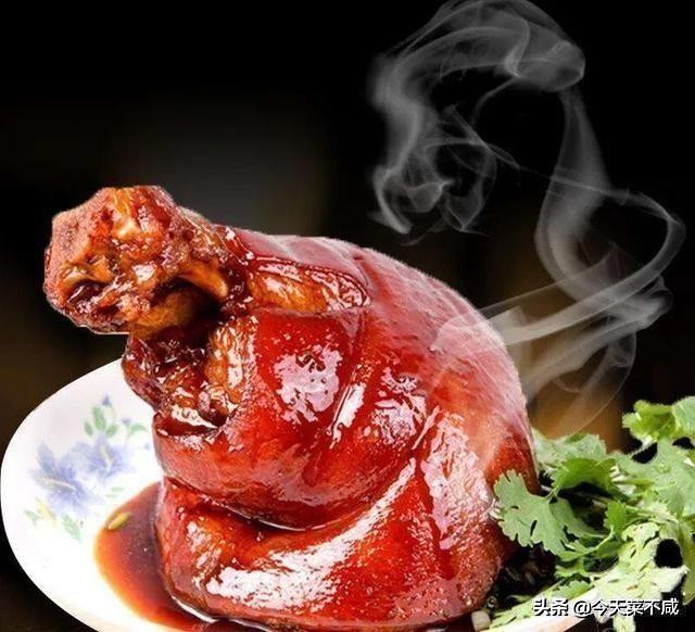 正宗家常酱肘子做法,家常酱肘子做法