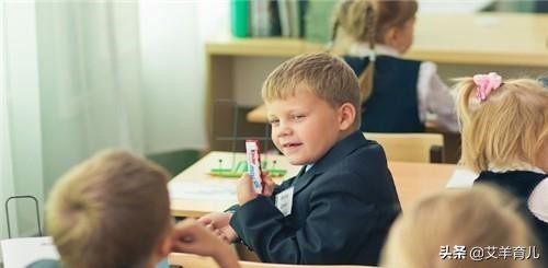 孩子上课坐不住怎么解决呢,孩子上课坐不住怎样和老师沟通