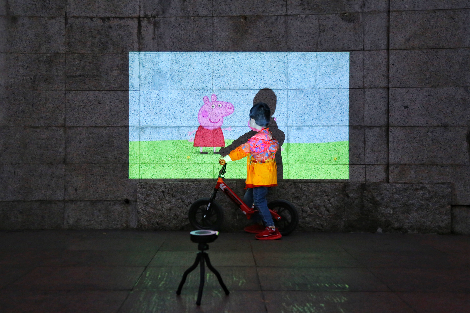 坚果微果i6有高清接口吗,坚果微果i6投影太暗