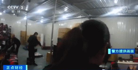 注意了！快回家看看你的球鞋！这里一年卖出200万双假鞋……