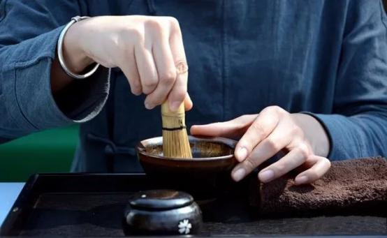 建盏茶具泡什么茶好喝,茶器那么多为什么建盏别具一格