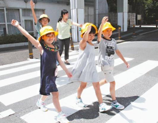 上海接孩子钟点工阿姨在哪找,接送孩子钟点工兼职一般怎么收费