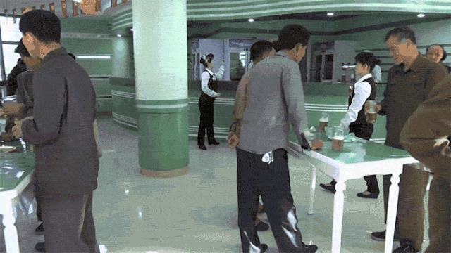 不想上班了想喝酒,不想上班想吃烧烤想去玩