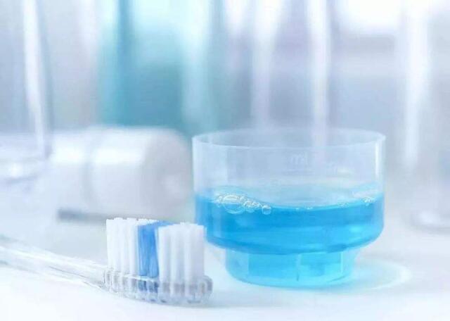 温盐水漱口预防感冒,每天漱口20分钟锻炼脸部肌肉