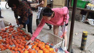 菜市男孩视频素材,菜市场男童