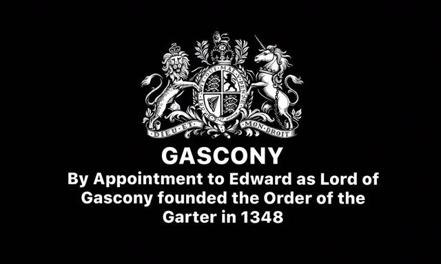 皇家盾徽与英国官方盾徽相同吗,英国王室的标志