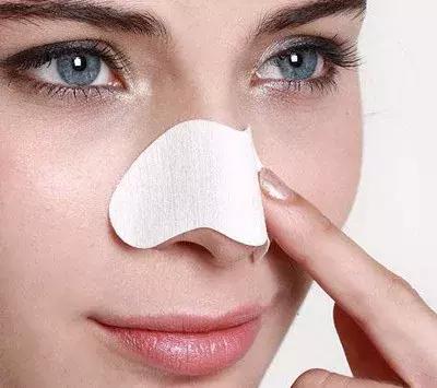 清理黑头的正确方法,黑头清理的简单正确方法