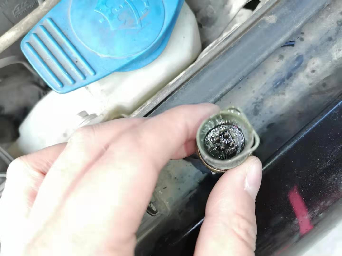 帕萨特冷车启动延迟3秒以上,老帕萨特车辆热车启动困难