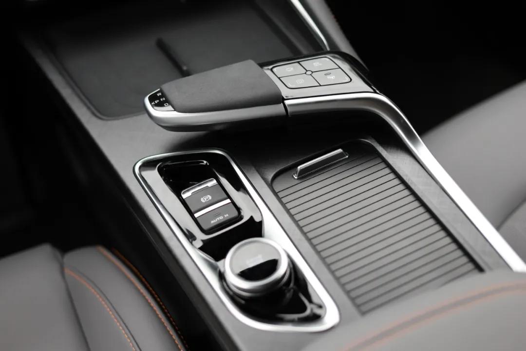 与宝马x1同级别的suv,新款宝马x1大小与长安cs55对比