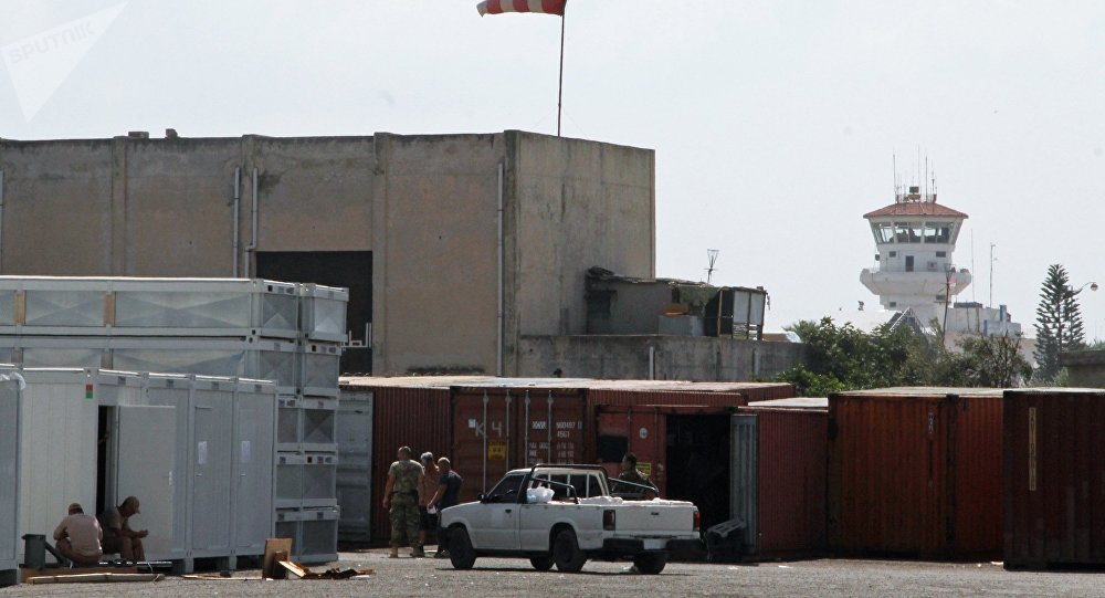 俄罗斯基地遭大量火箭弹袭击,俄罗斯基地遭火箭弹袭击