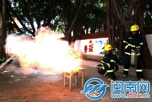 小孩玩面粉可以吗,家里有小孩注意看护不离视线