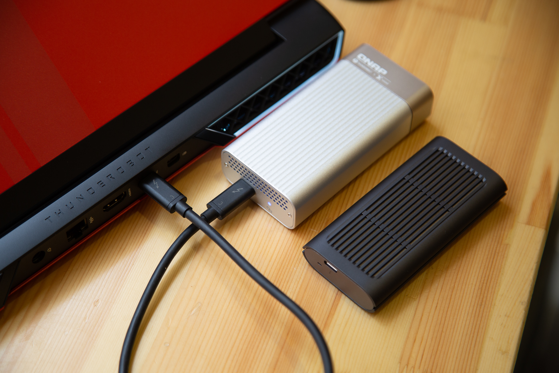 雷神zeror5800h和11800,雷神zero12700h3070ti测评