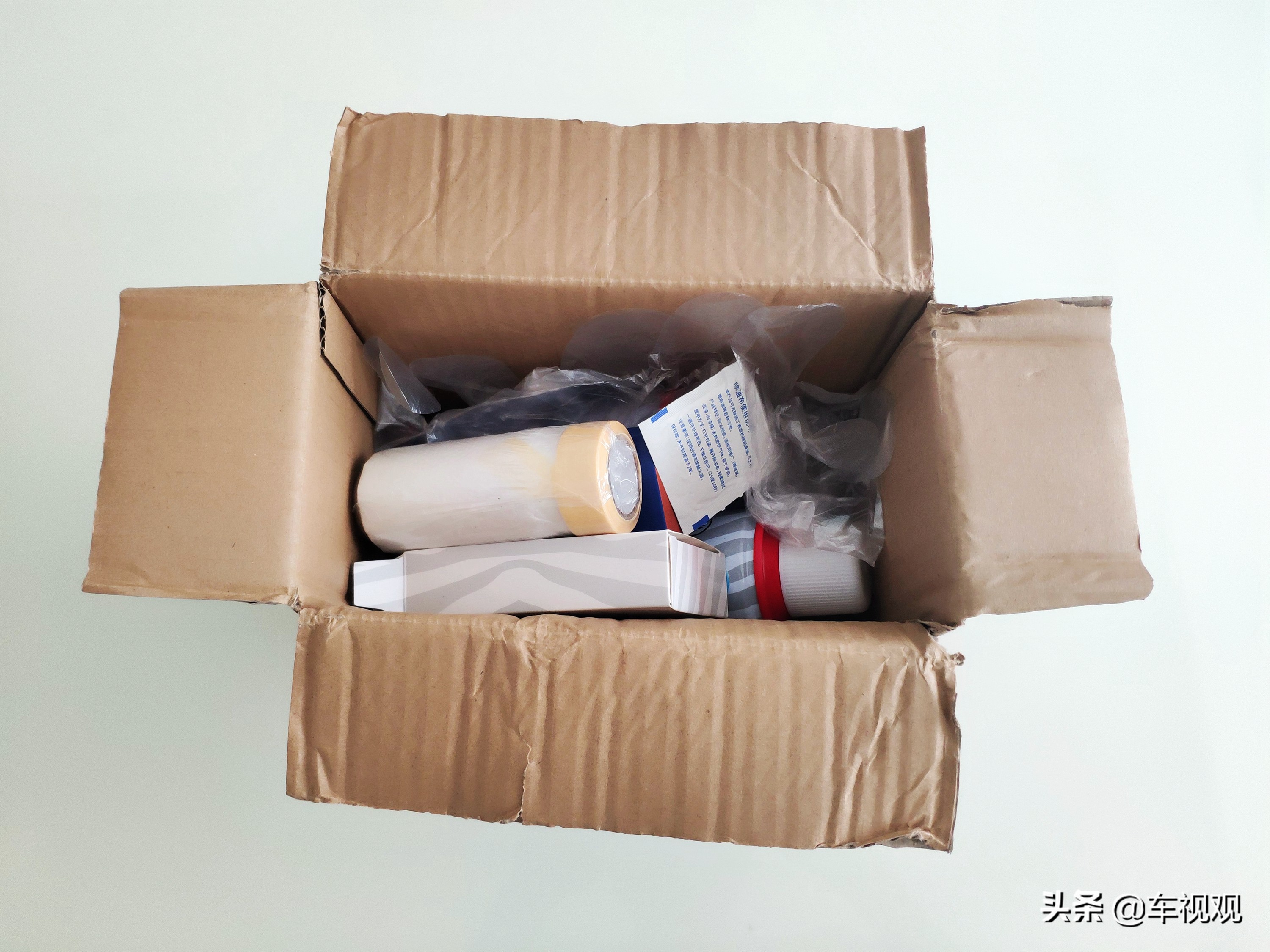 刮蹭车漆修补喷漆流程,黑车漆被刮怎么用自喷漆修复