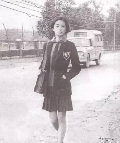 霍金年轻时照片有多帅,霍金21岁时的照片