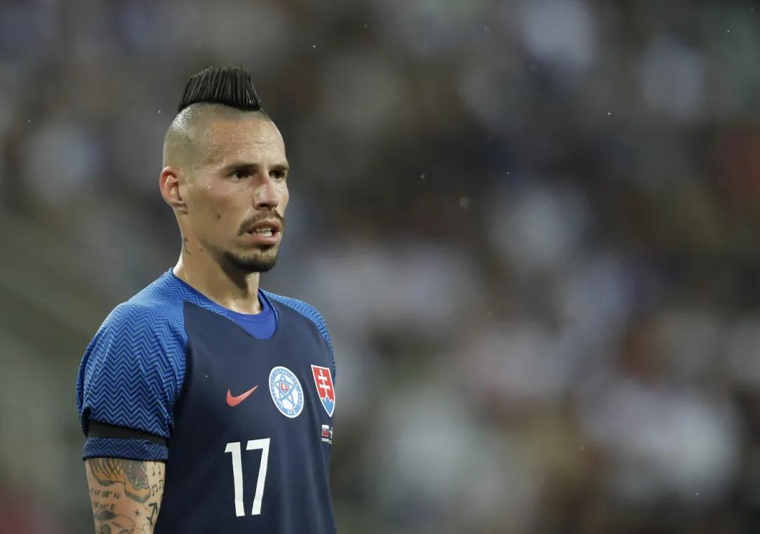 足球队员最帅的发型,足球运动员都留什么发型