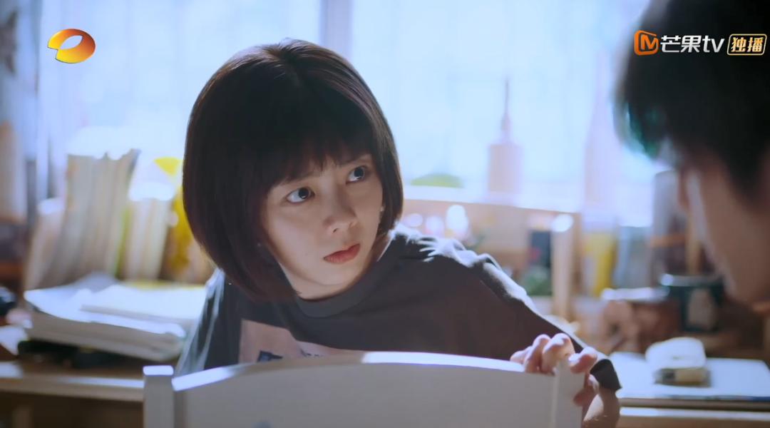 谭松韵是塌鼻子吗,谭松韵鼻子塌吗