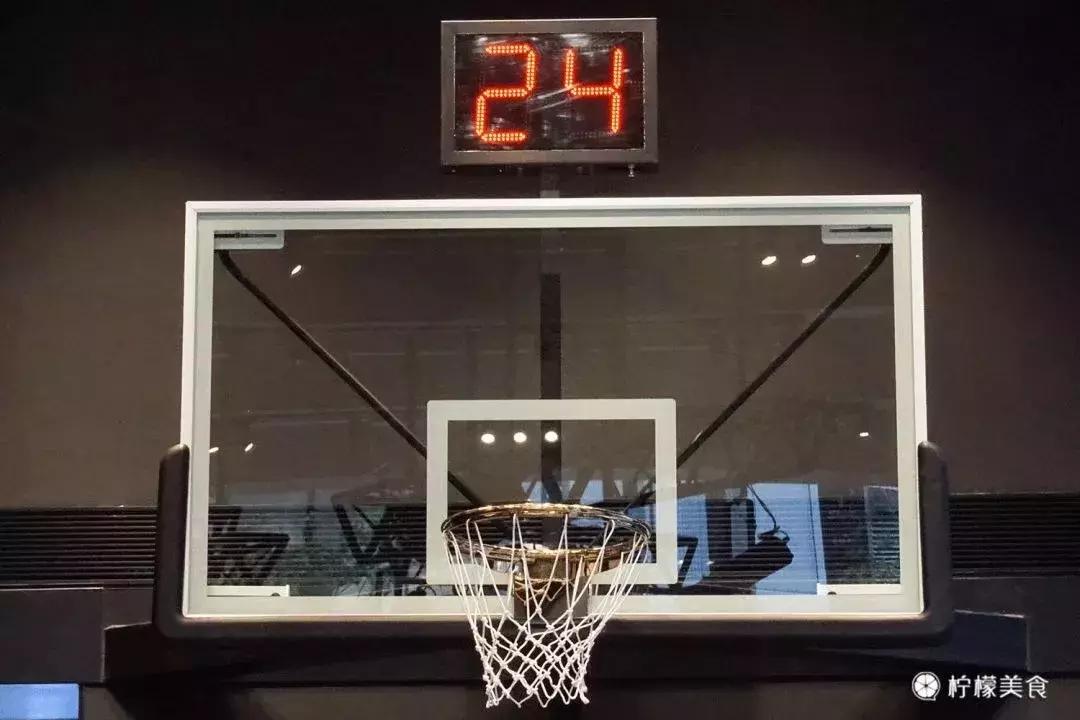 亚洲最大JORDAN旗舰店开业，我冒雨把“黑粉脚趾”买到手了！