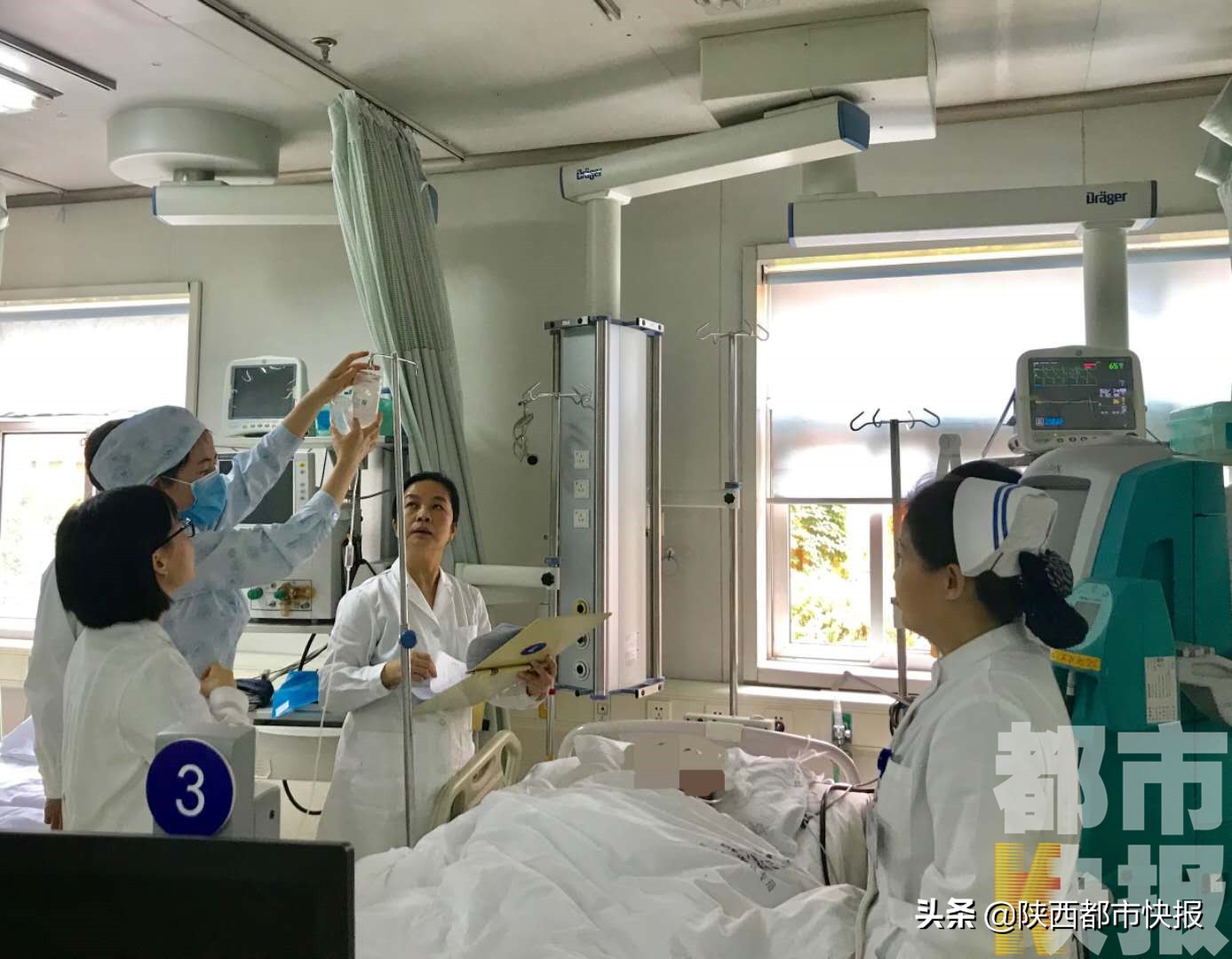 小伙宾馆内喝下野兽麻醉剂自杀民警医生与死神赛跑救人